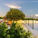 Villa Milamar By Guide Ladevci