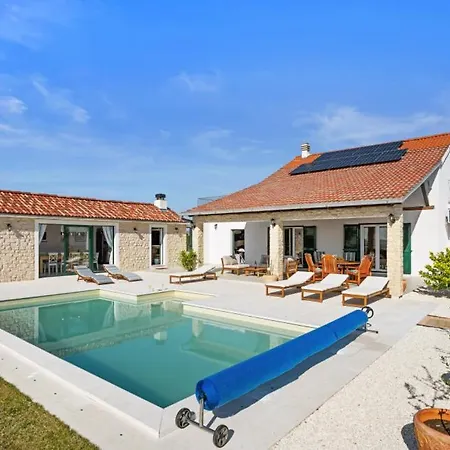 Vila Milamar By Guide Ladevci