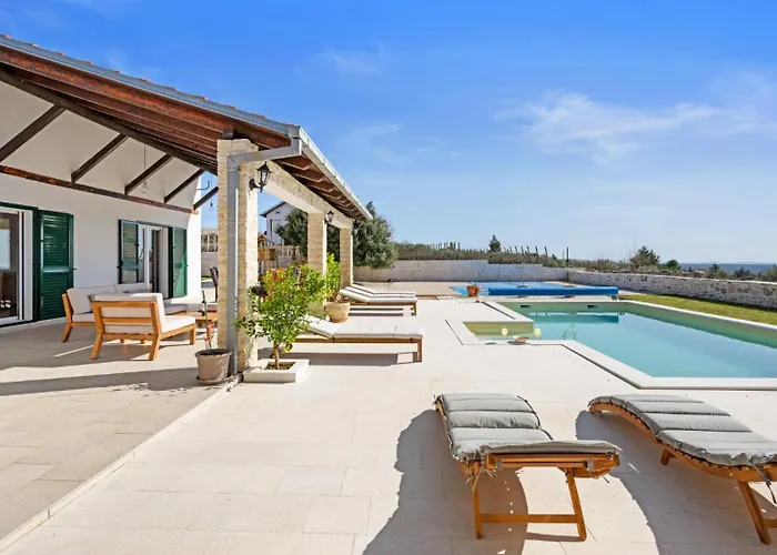 Milamar By Guide Vila Ladevci