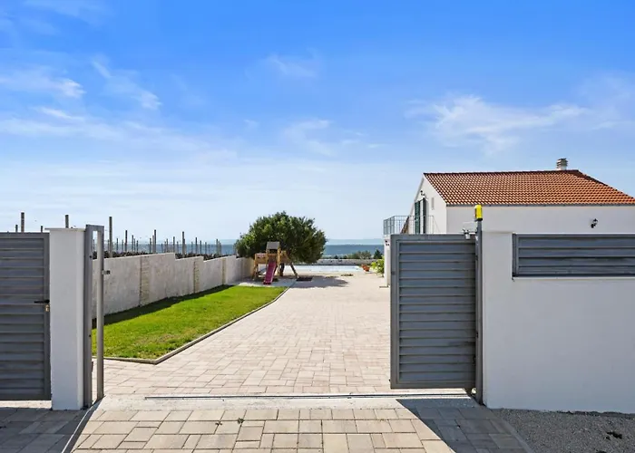 Milamar By Guide Villa